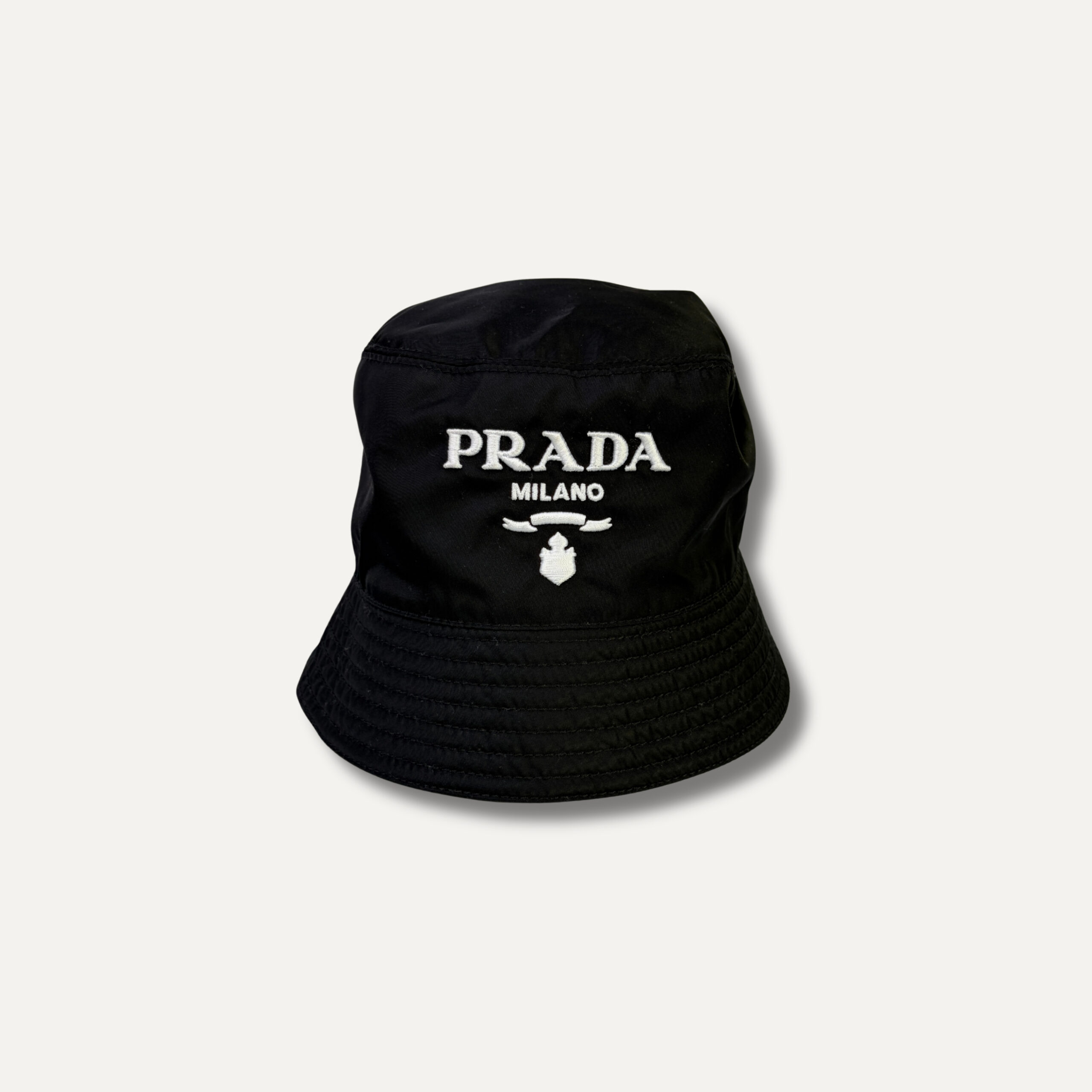 Portadas - 2026-09-01T111411.516 Gorro Prada - Imagen 1